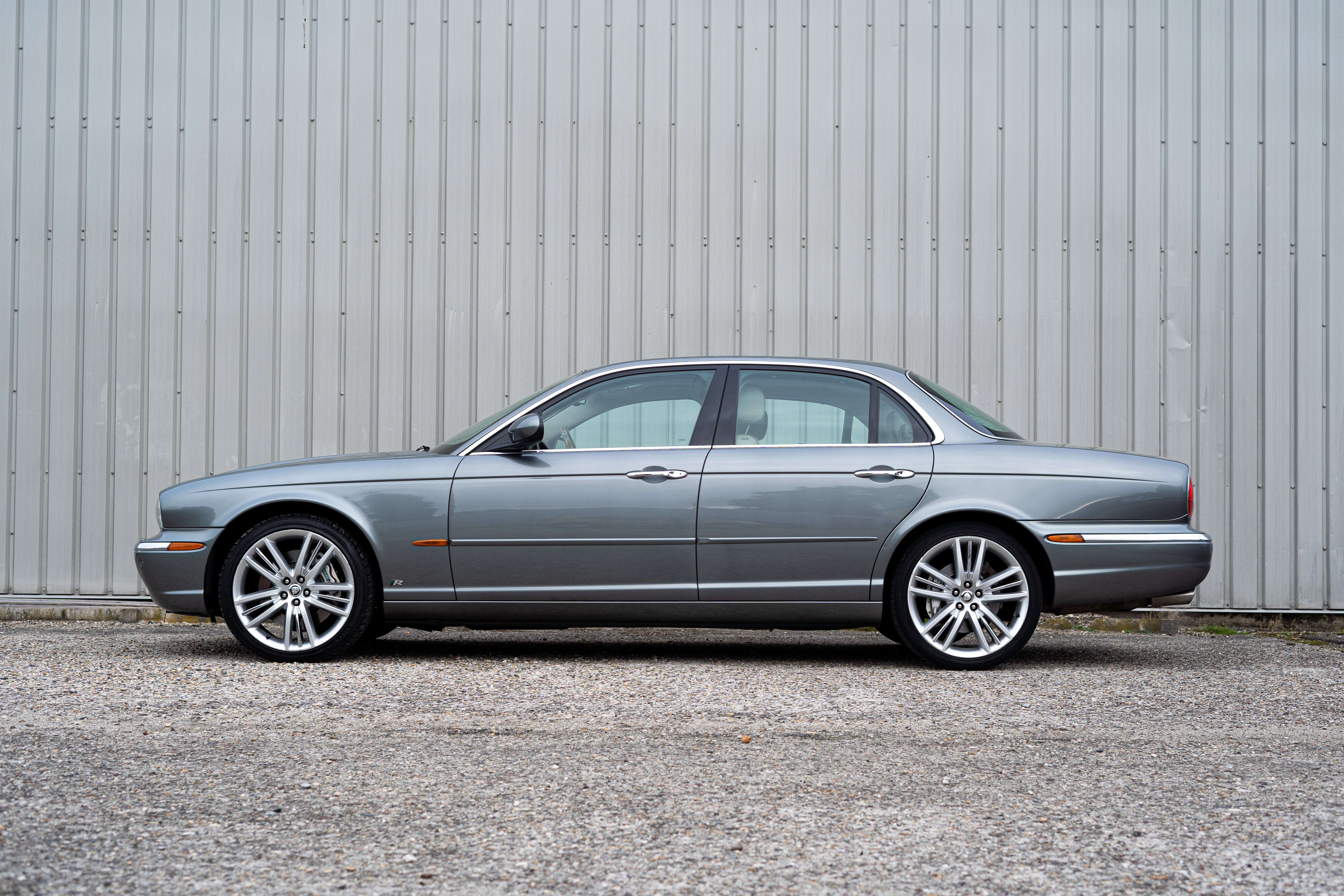 Jaguar X350 - Super V8