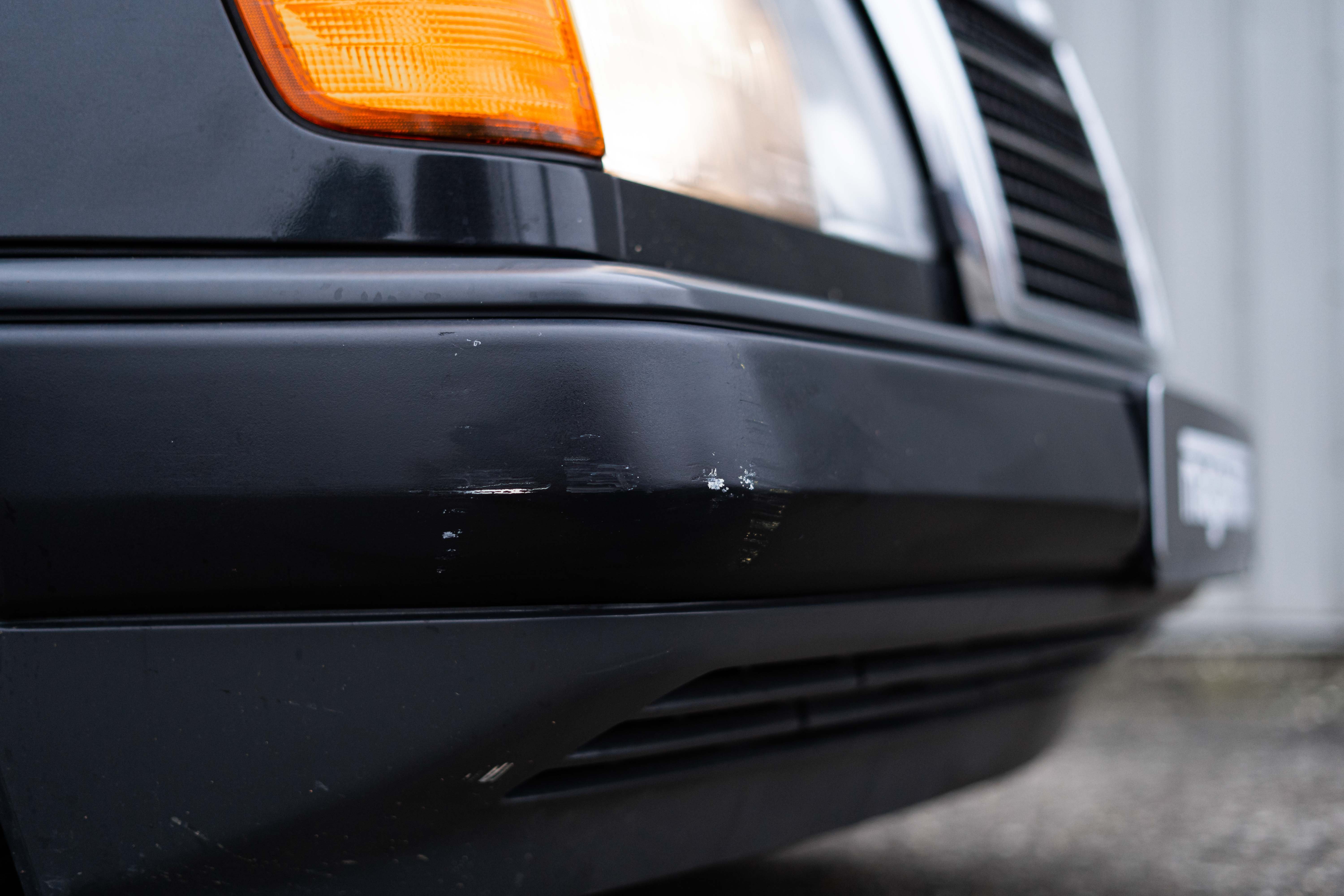 Mercedes 300E W124 1989 Blauschwarz