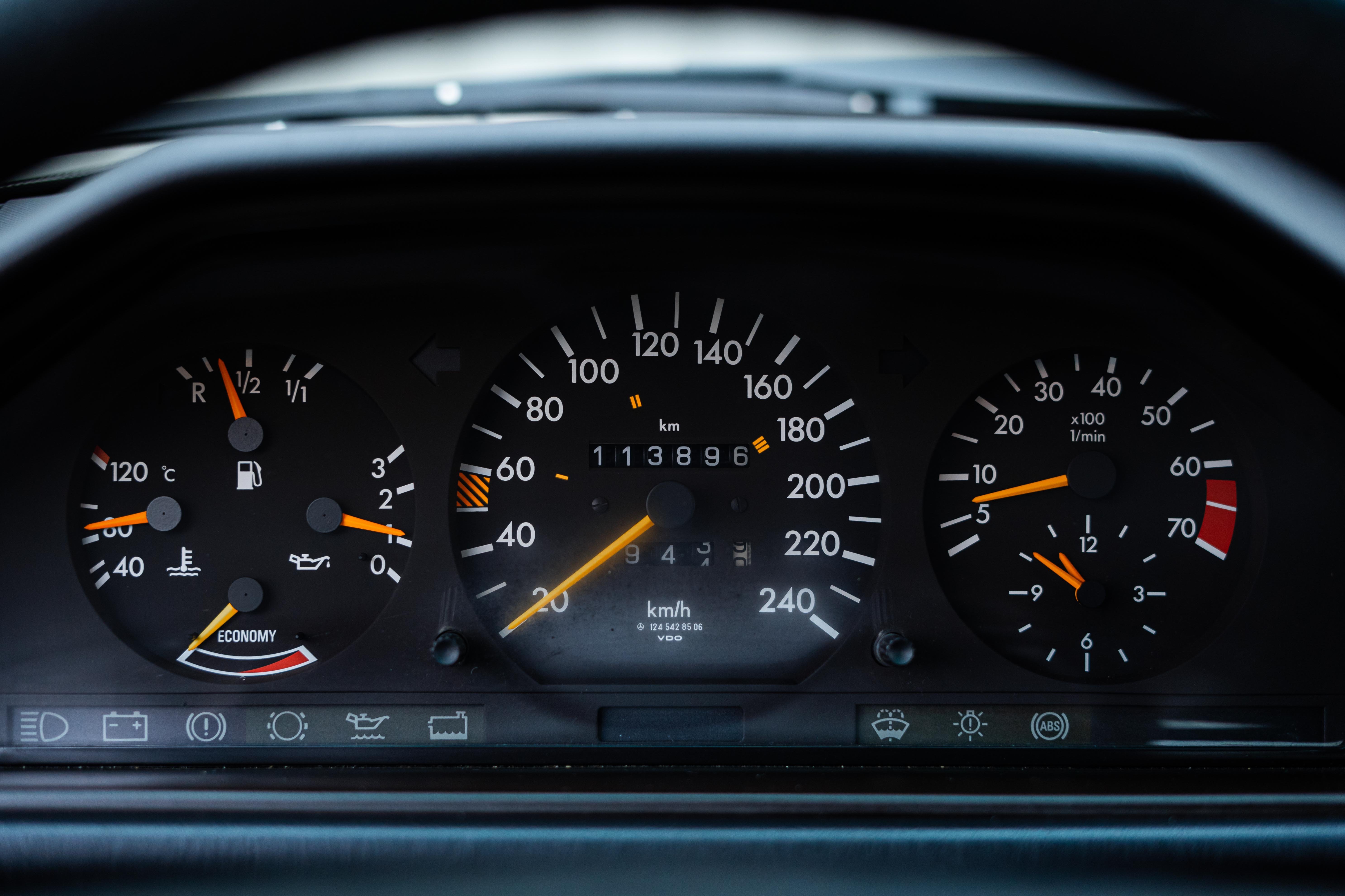 Mercedes 300E W124 1989 Blauschwarz