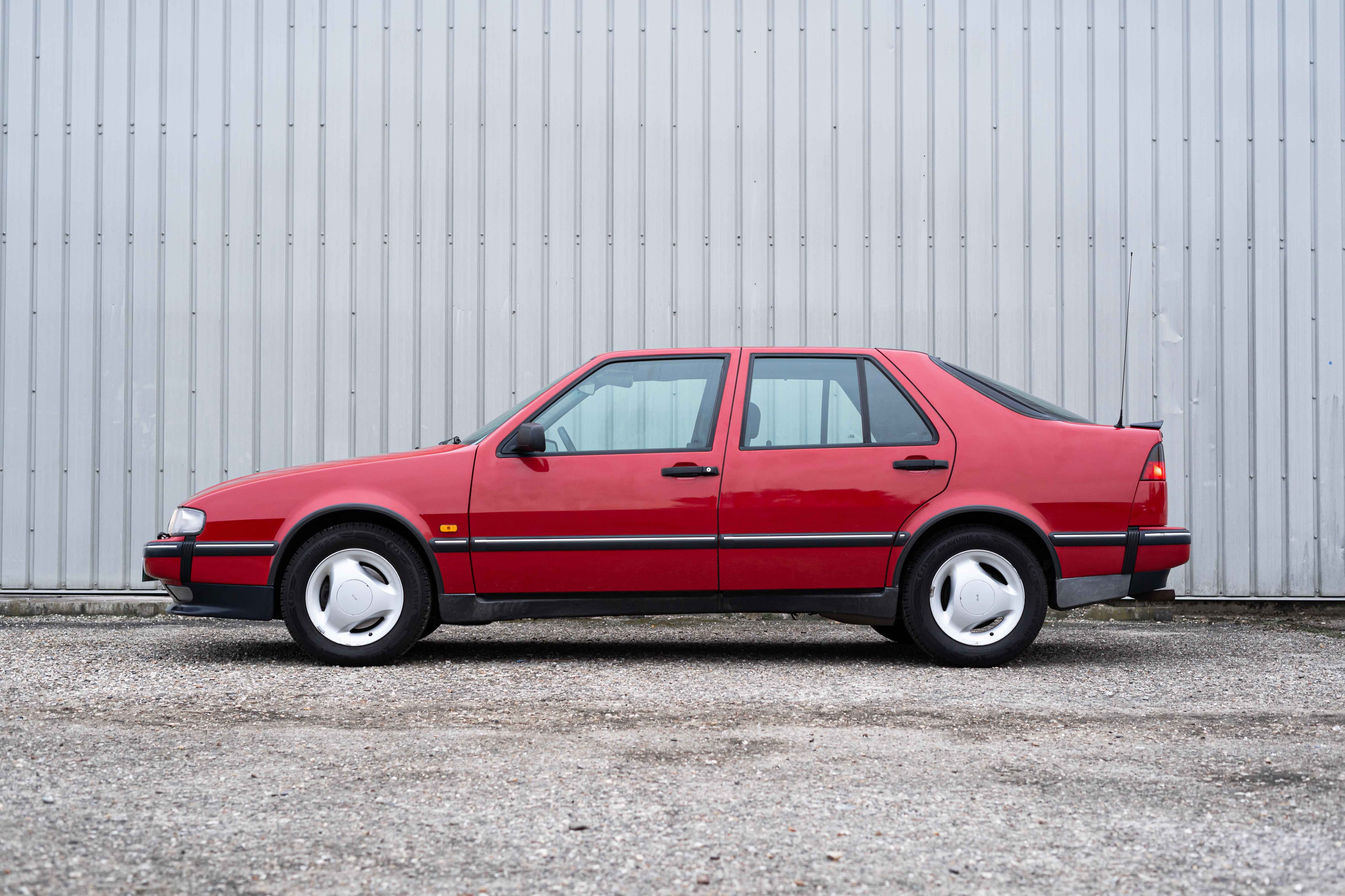 Saab 9000 CS 2.0 - 1997 Imola Red