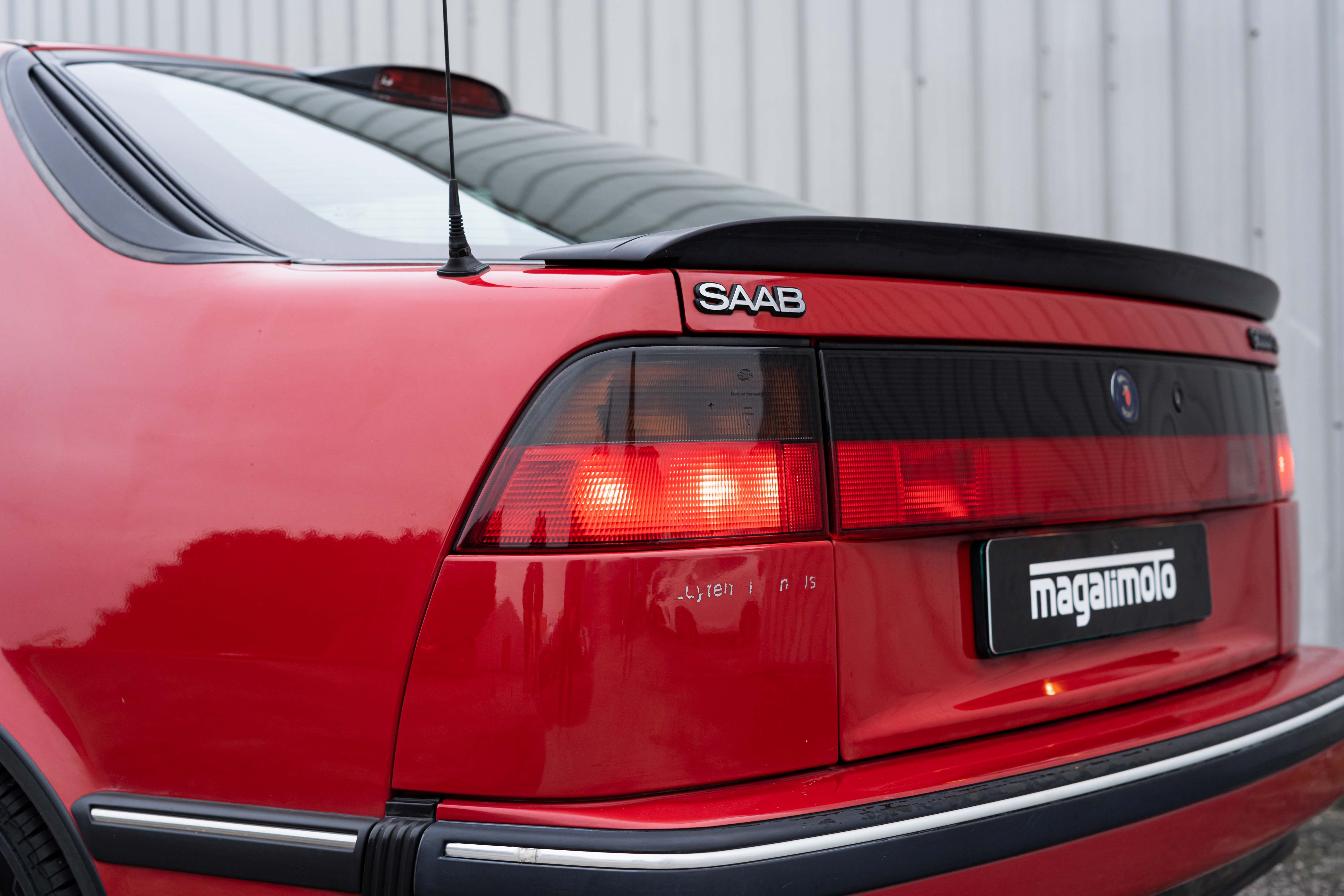 Saab 9000 CS 2.0 - 1997 Imola Red