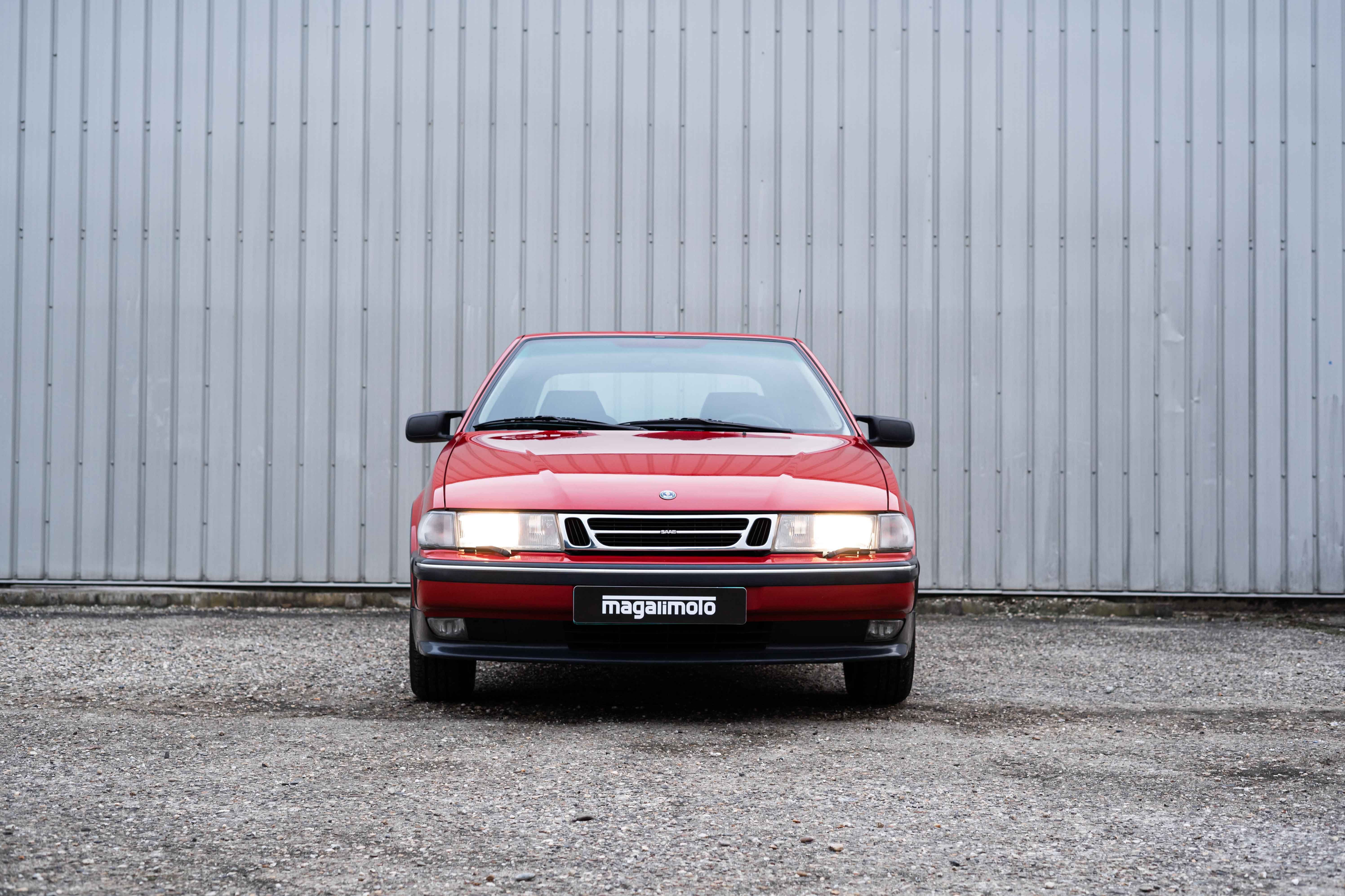 Saab 9000 CS 2.0 - 1997 Imola Red