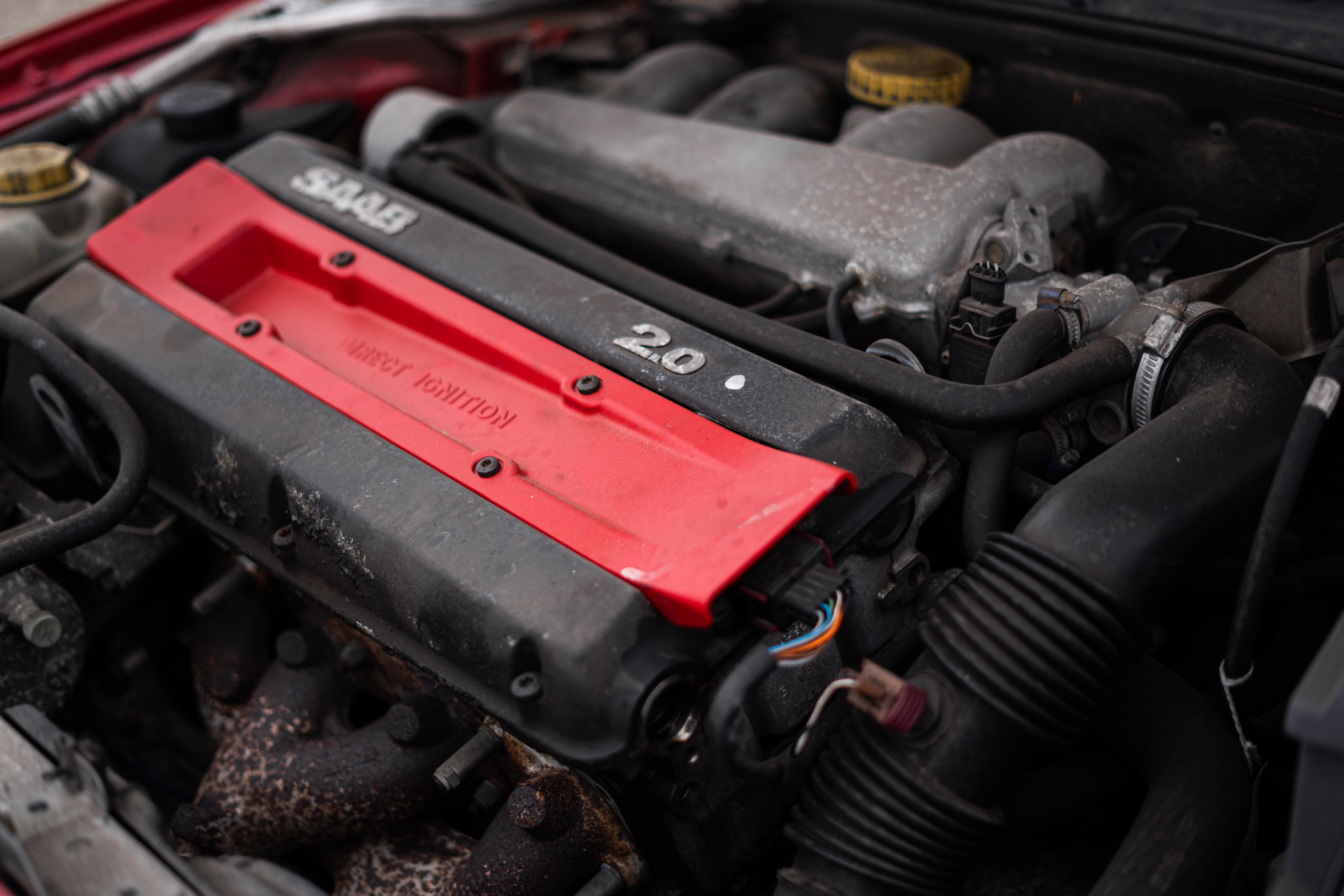 Saab 9000 CS 2.0 - 1997 Imola Red