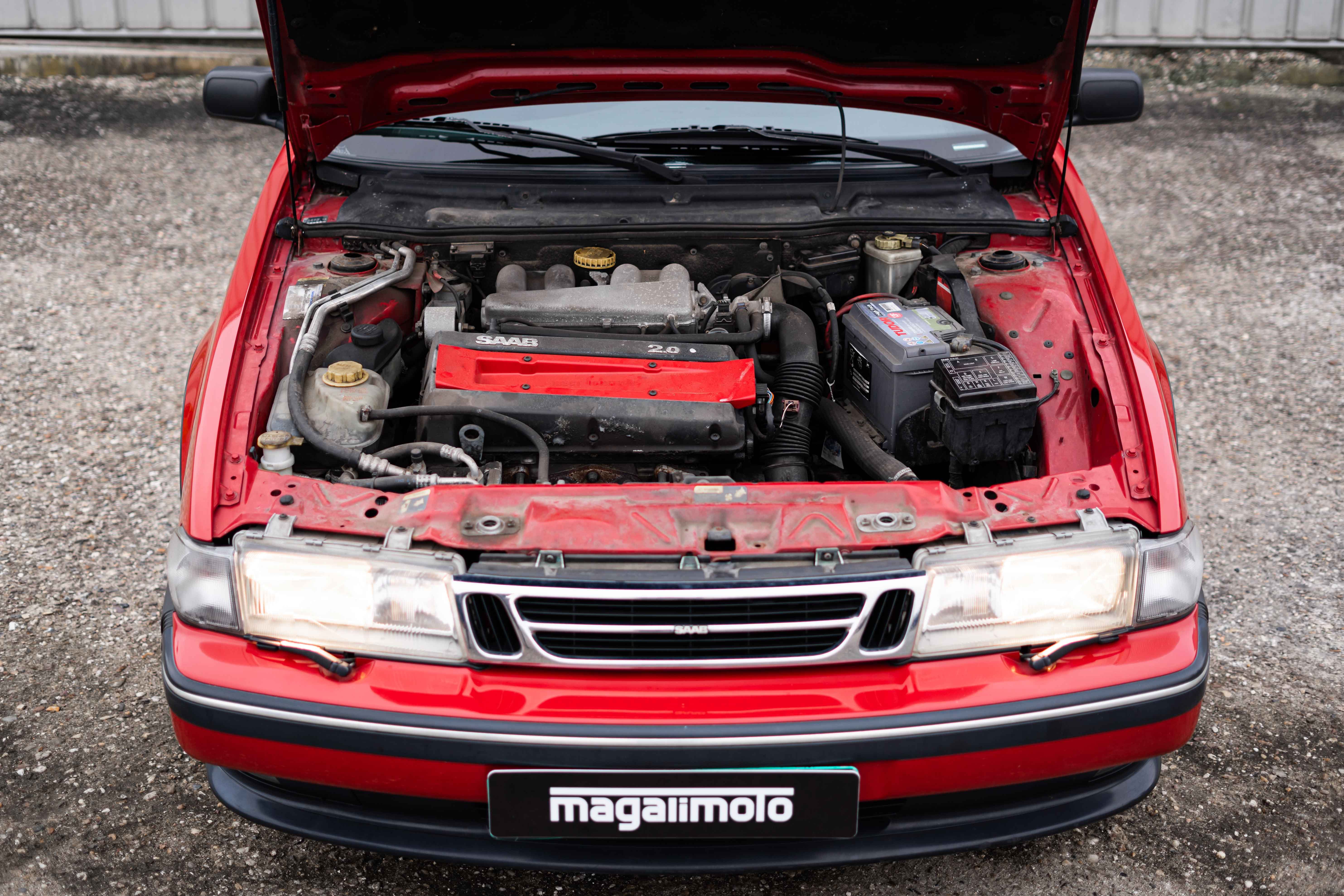 Saab 9000 CS 2.0 - 1997 Imola Red