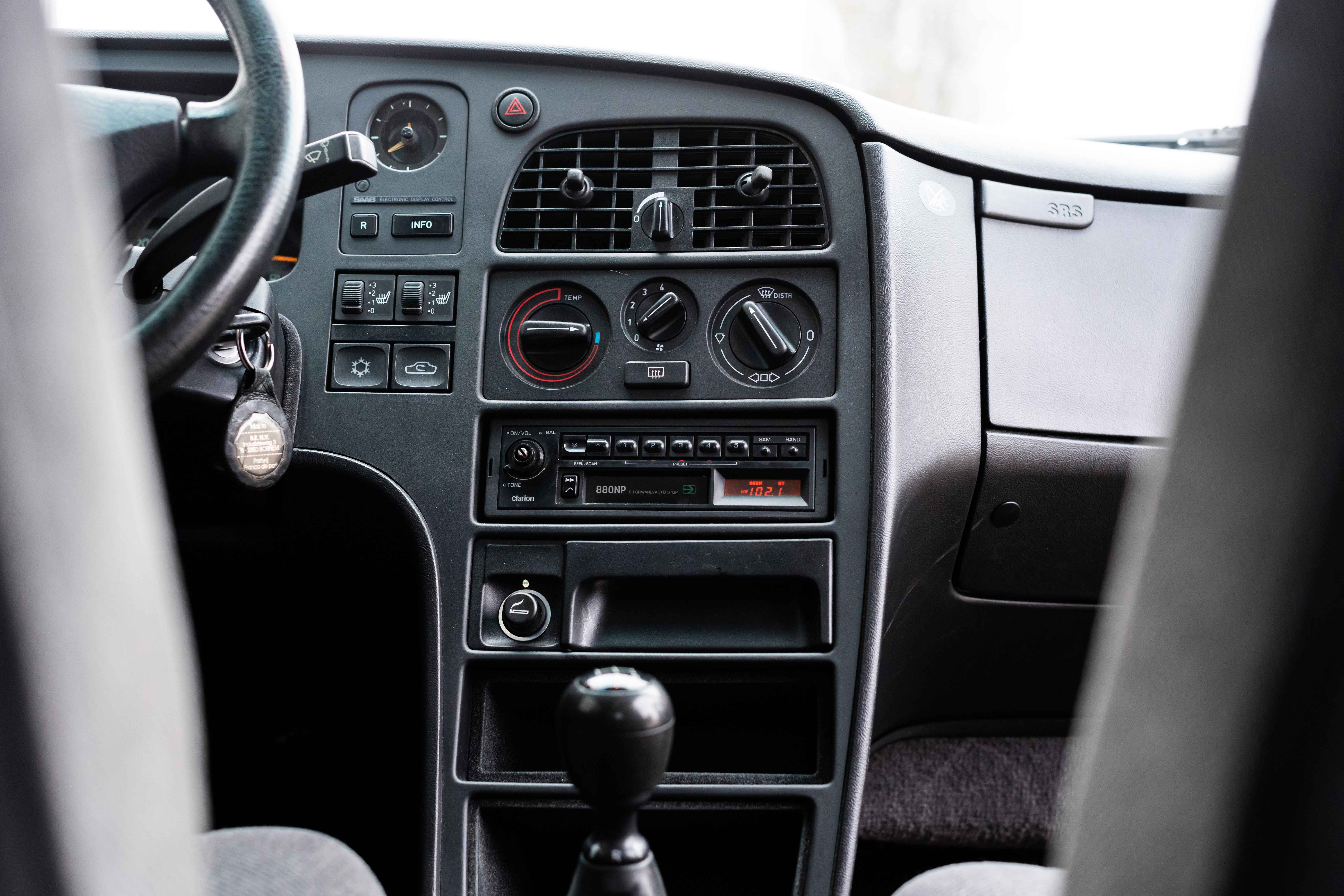 Saab 9000 CS 2.0 - 1997 Imola Red