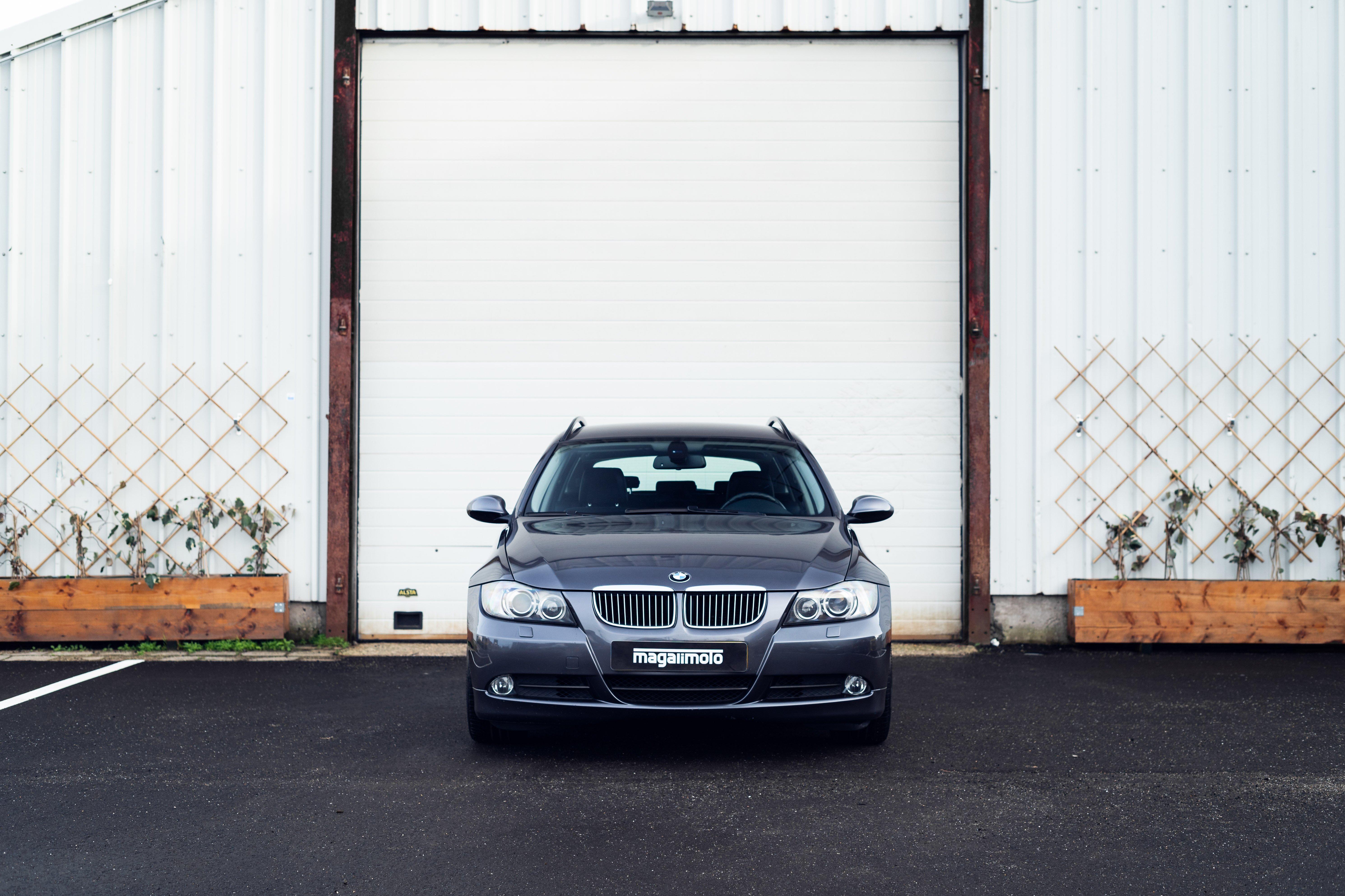 BMW E91 325i