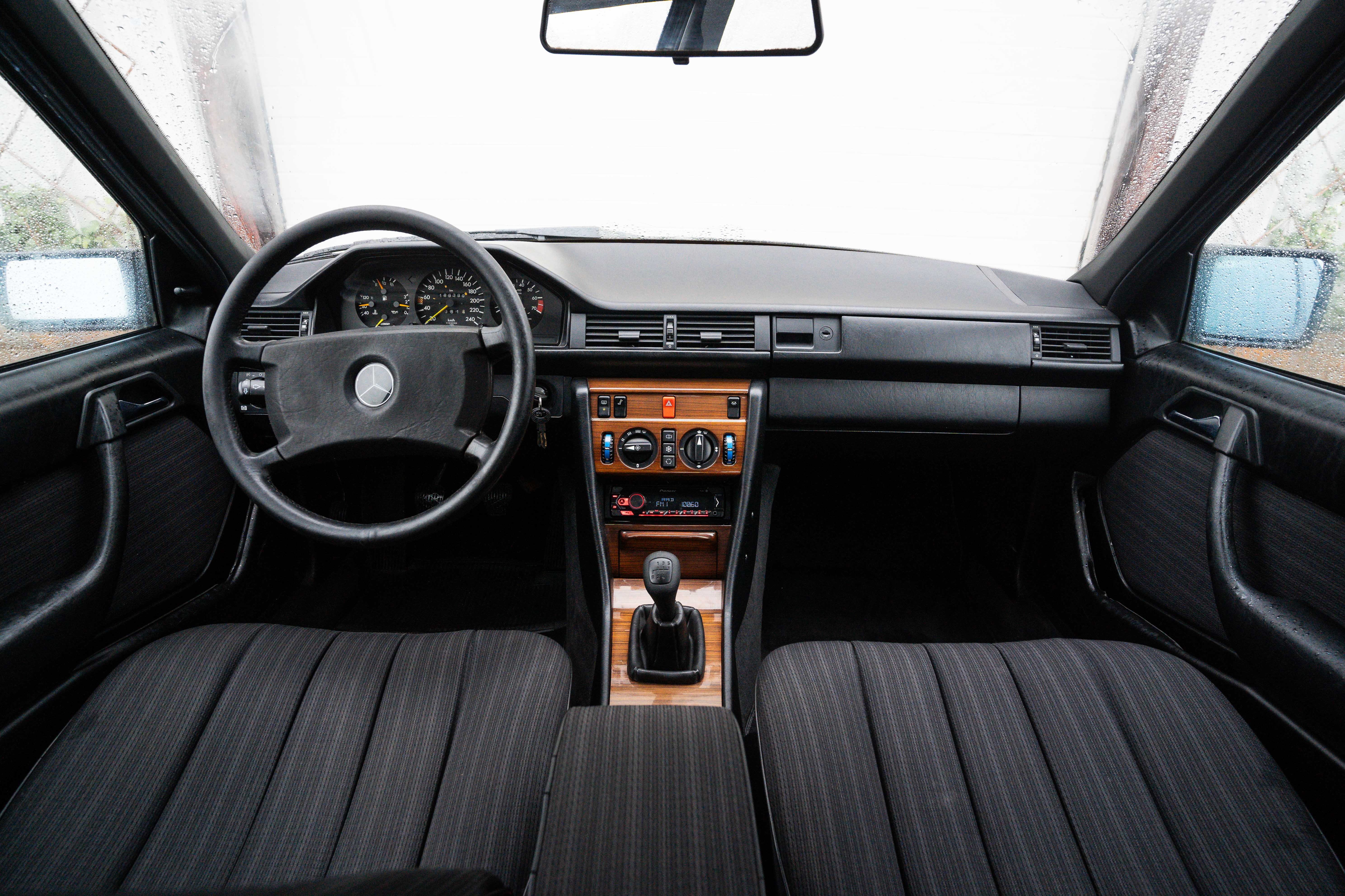 Mercedes W124 300E