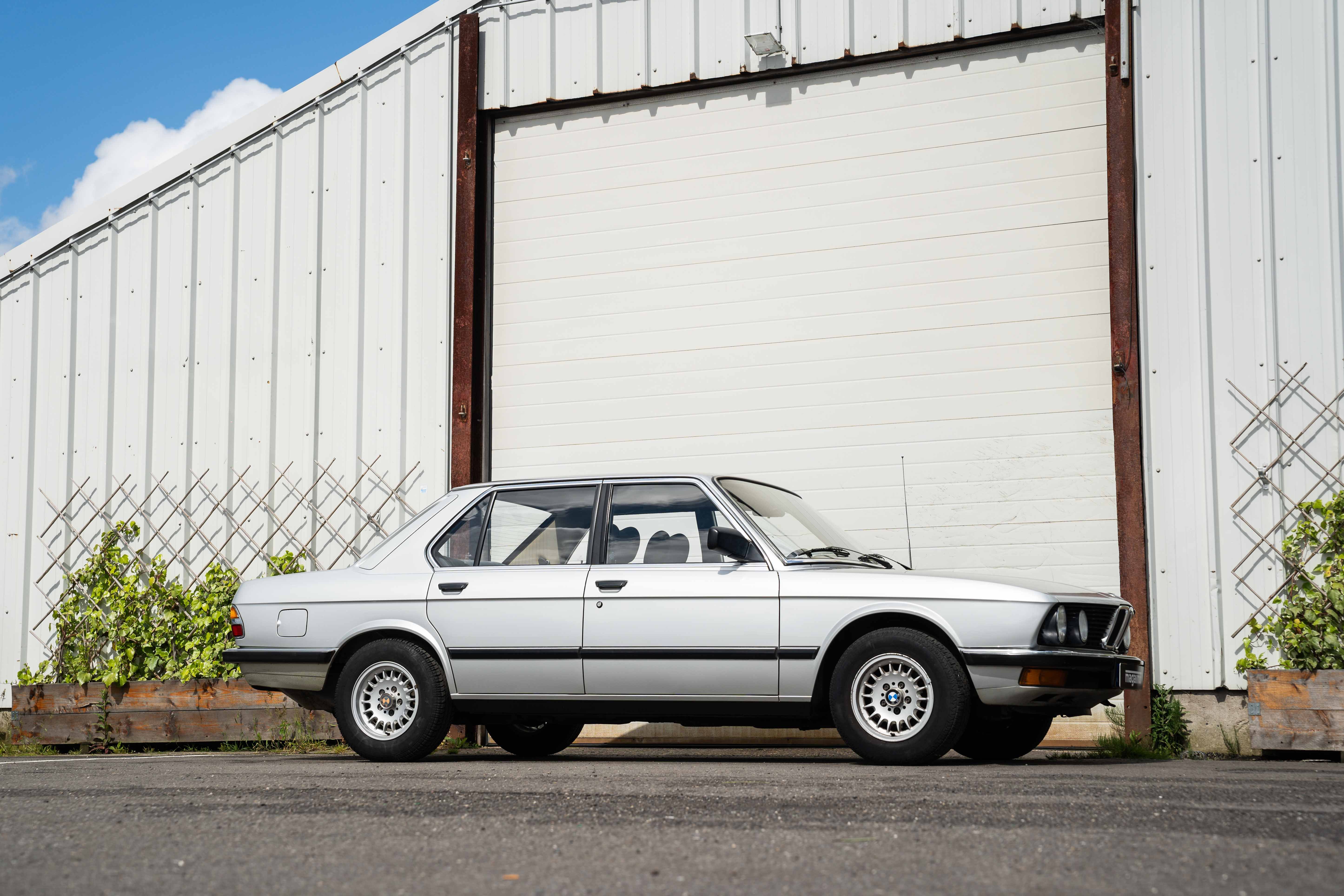 BMW E28 520i