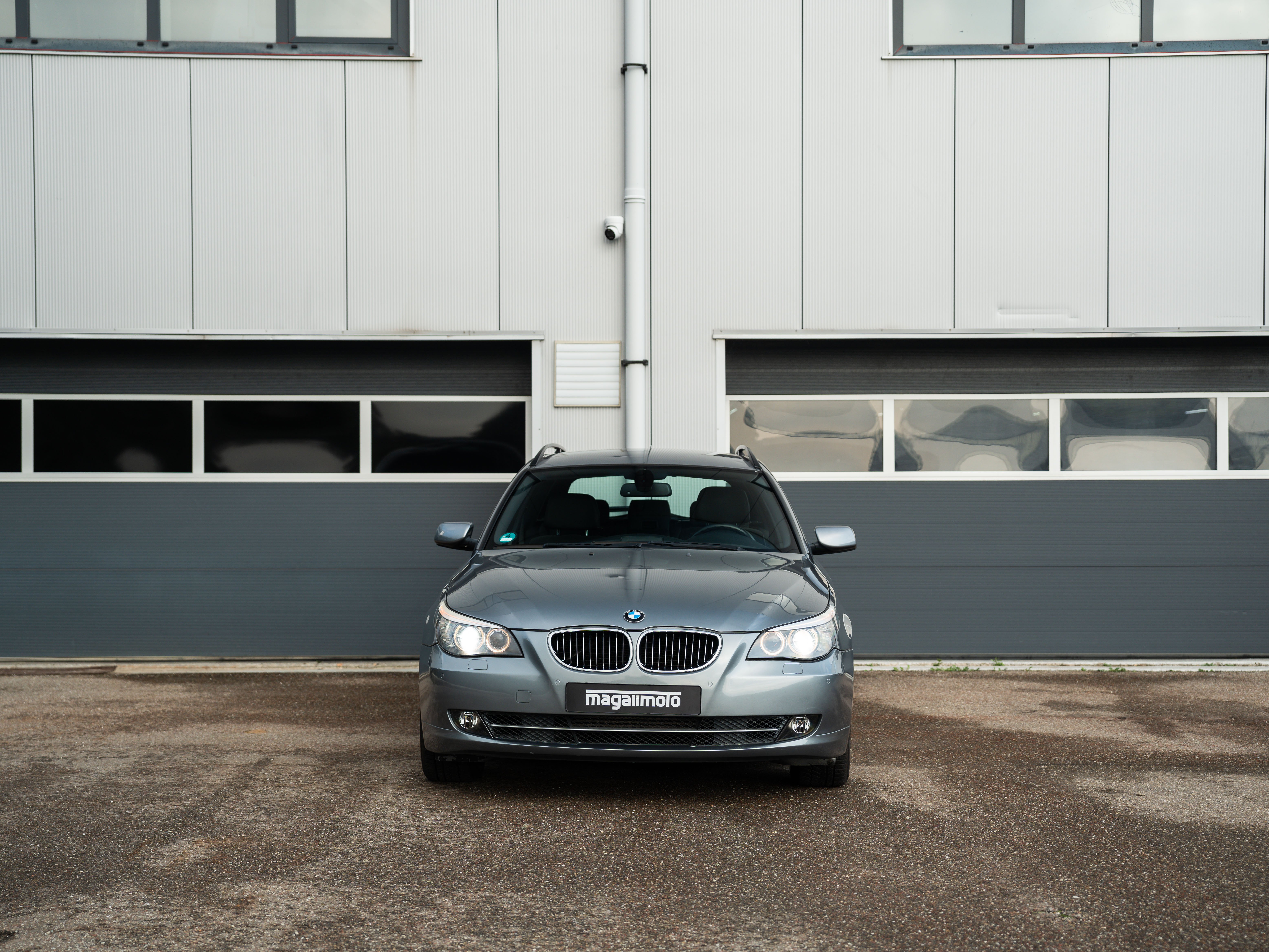 E61 523i LCI Grijs
