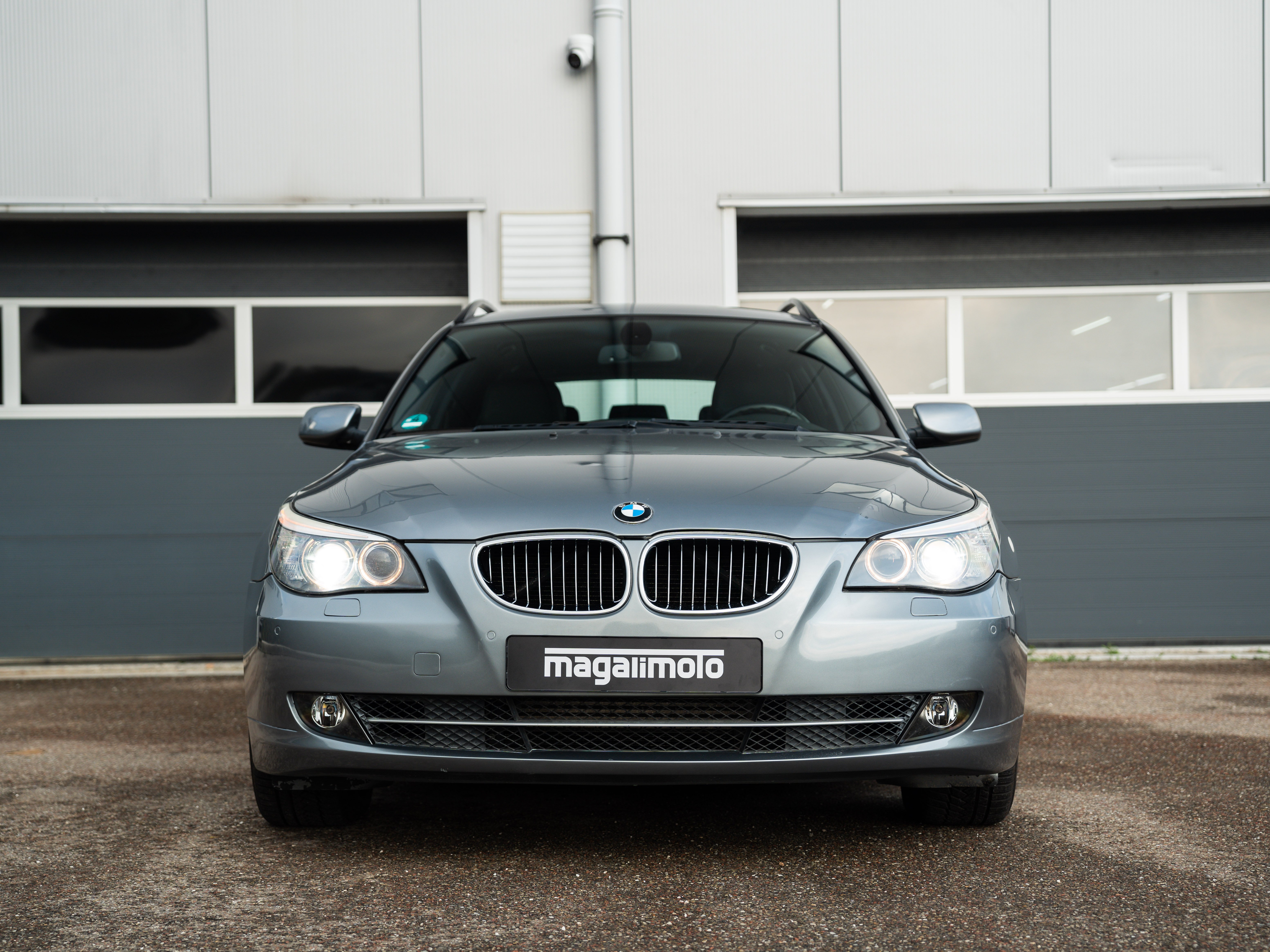 E61 523i LCI Grijs
