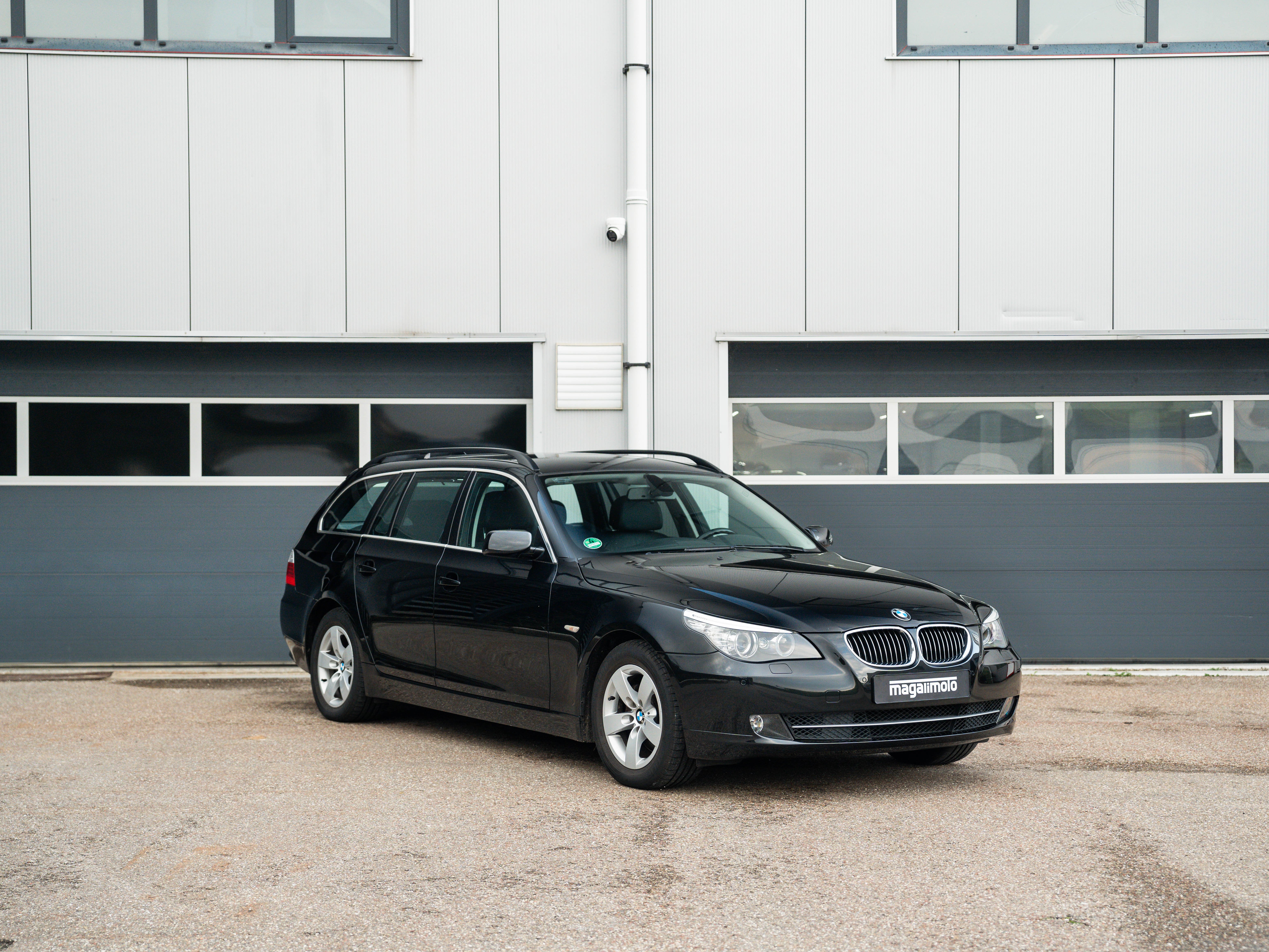 E61 525i LCI zwart