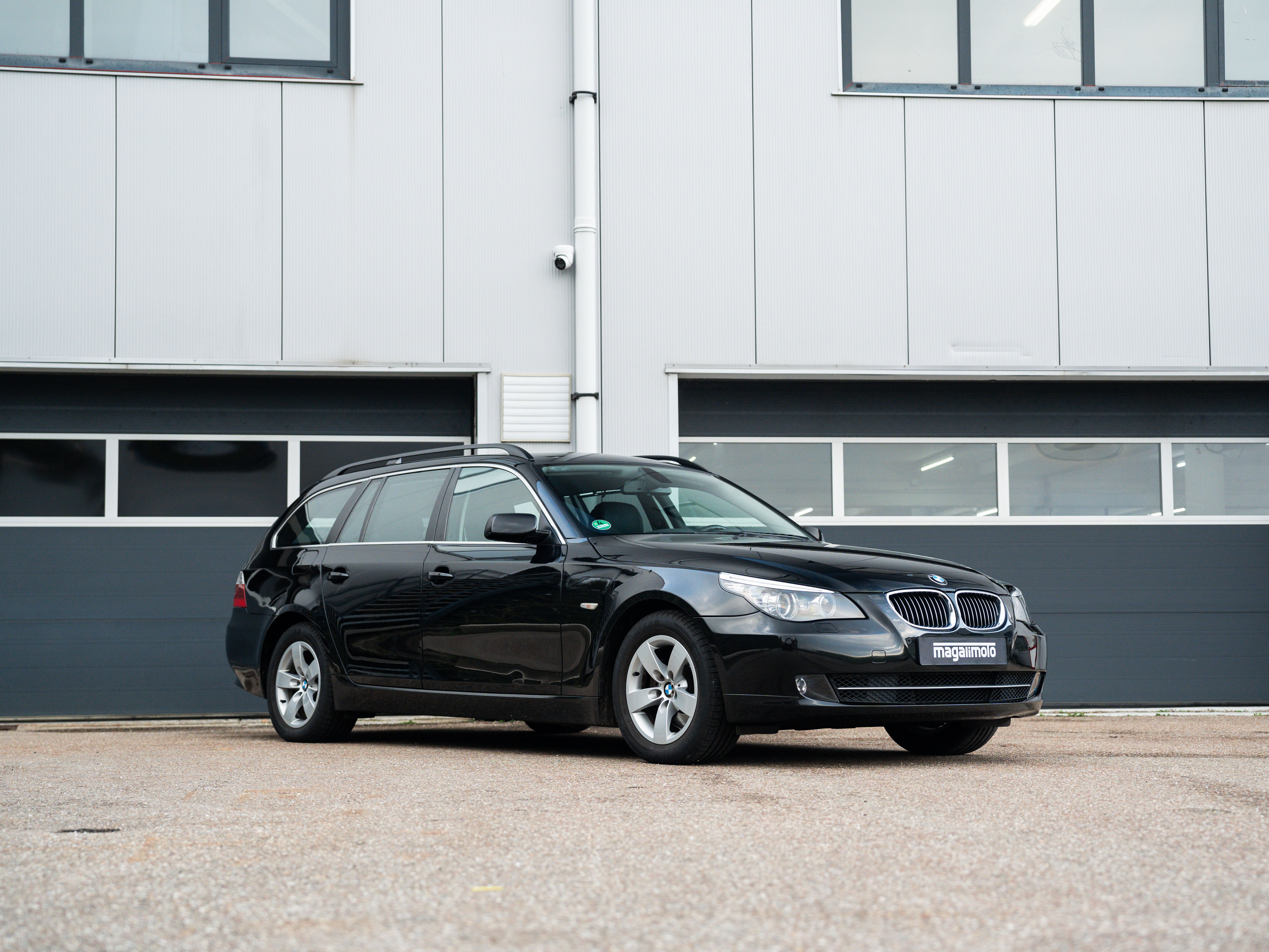 E61 525i LCI zwart