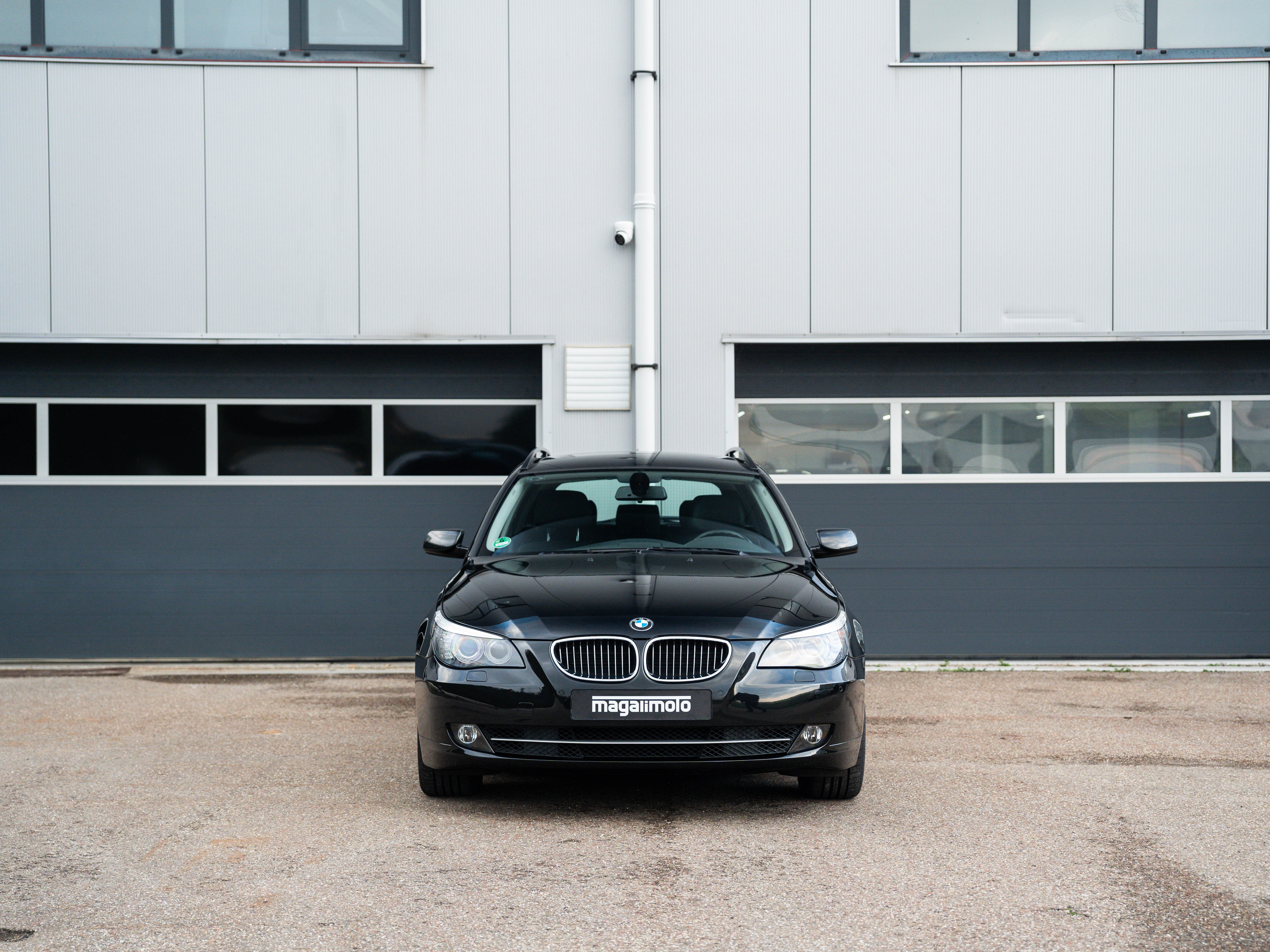 E61 525i LCI zwart