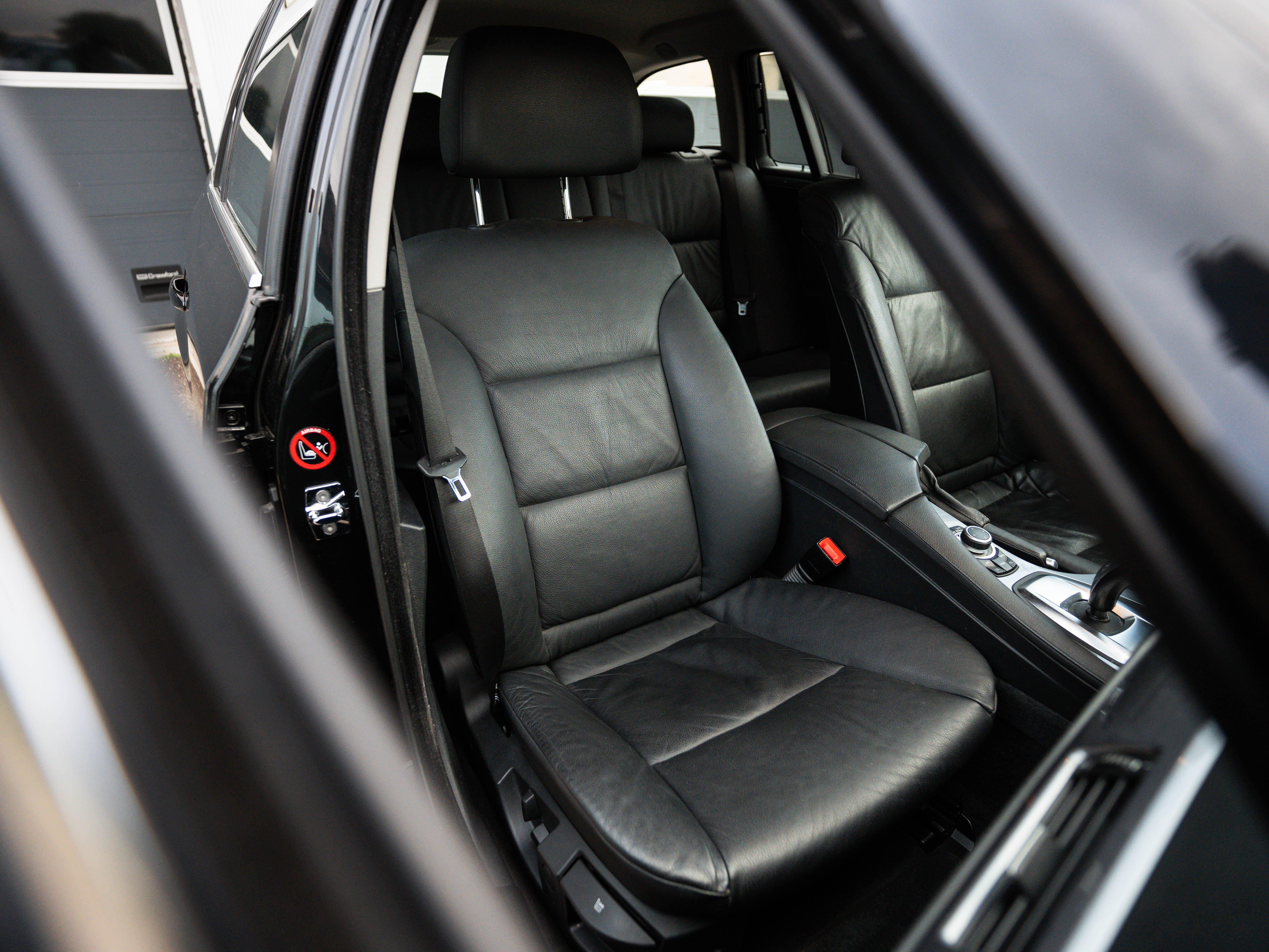 E61 525i LCI zwart