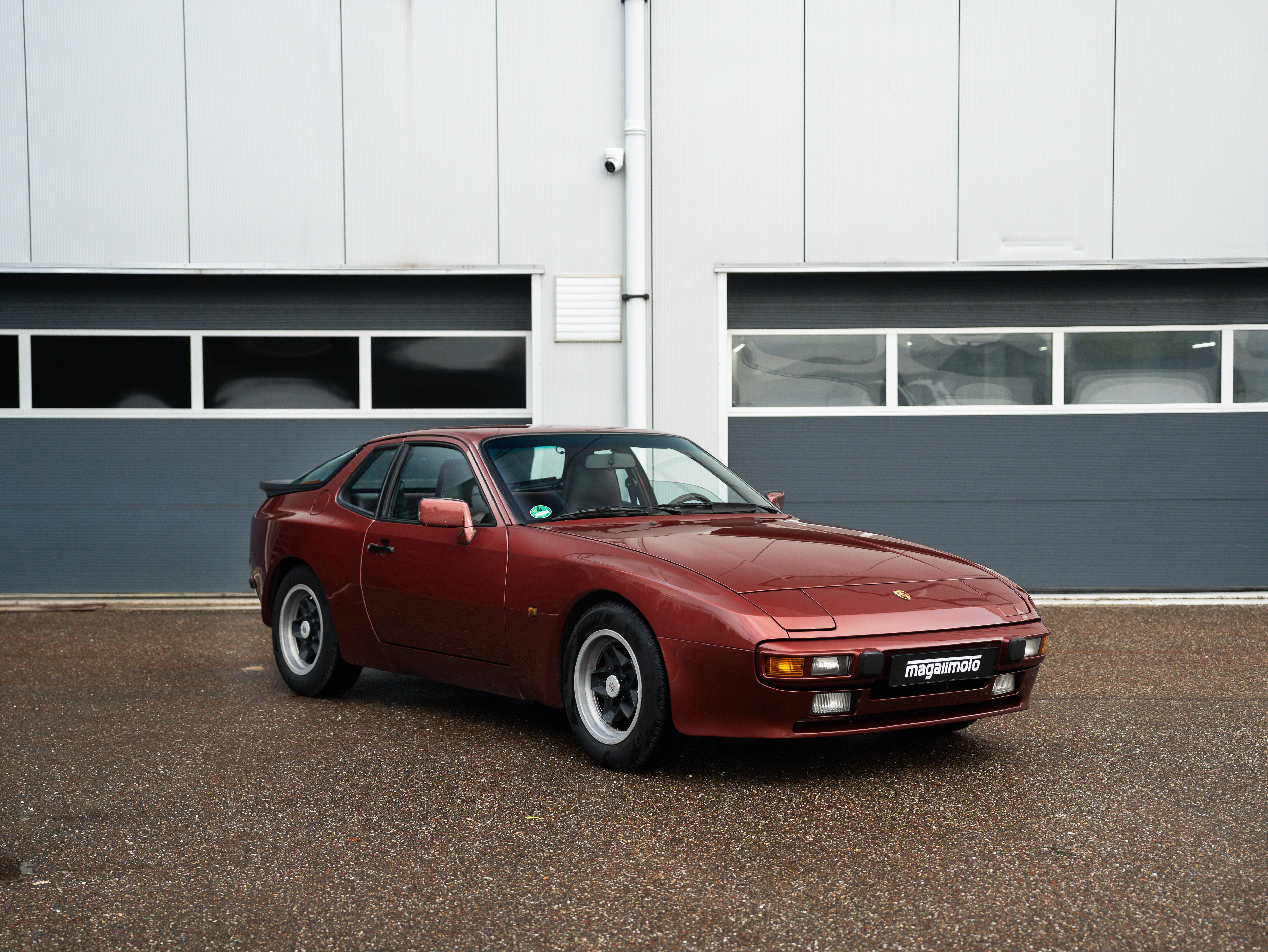 Porsche 944
