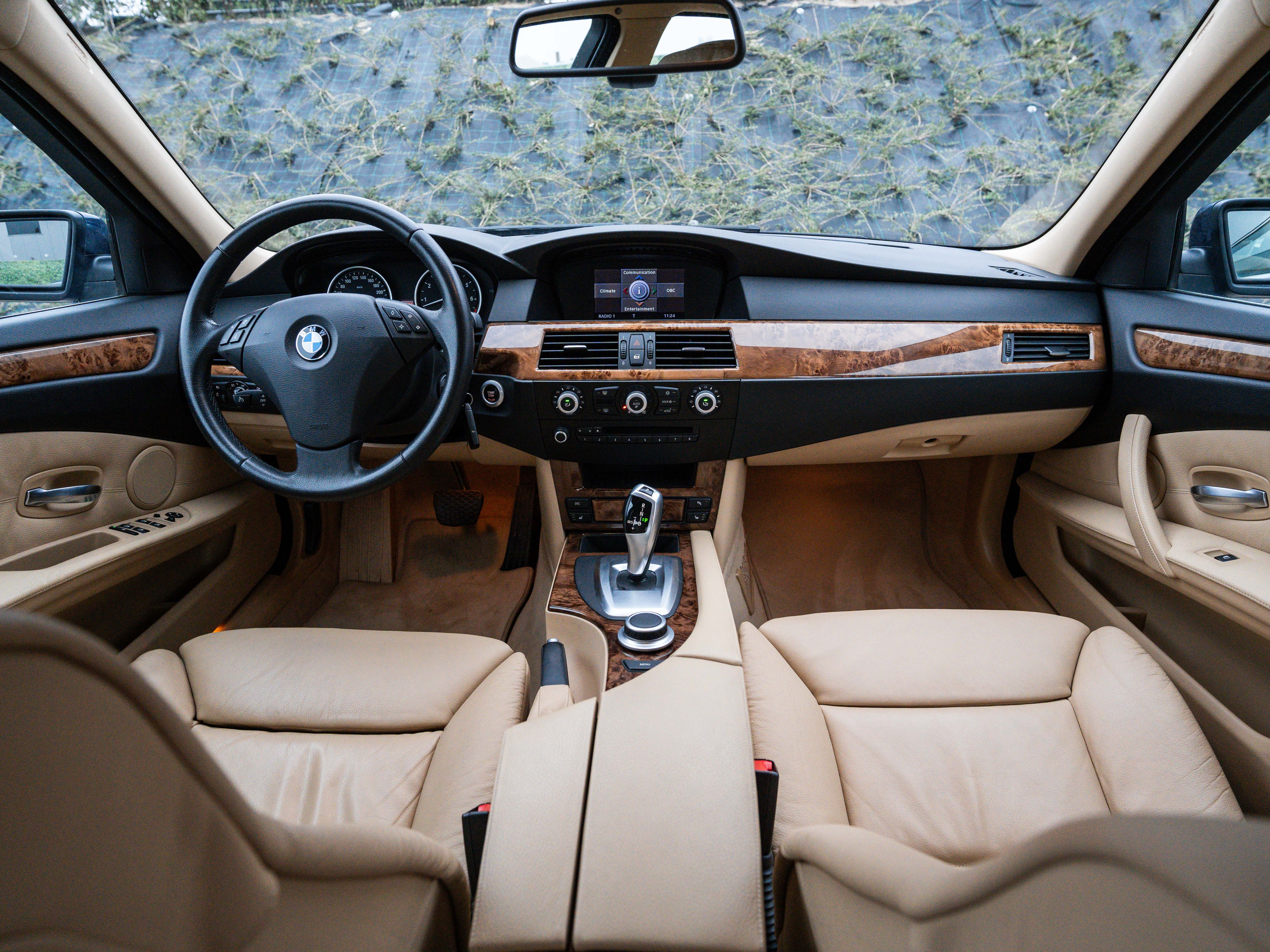 BMW E60 523i
