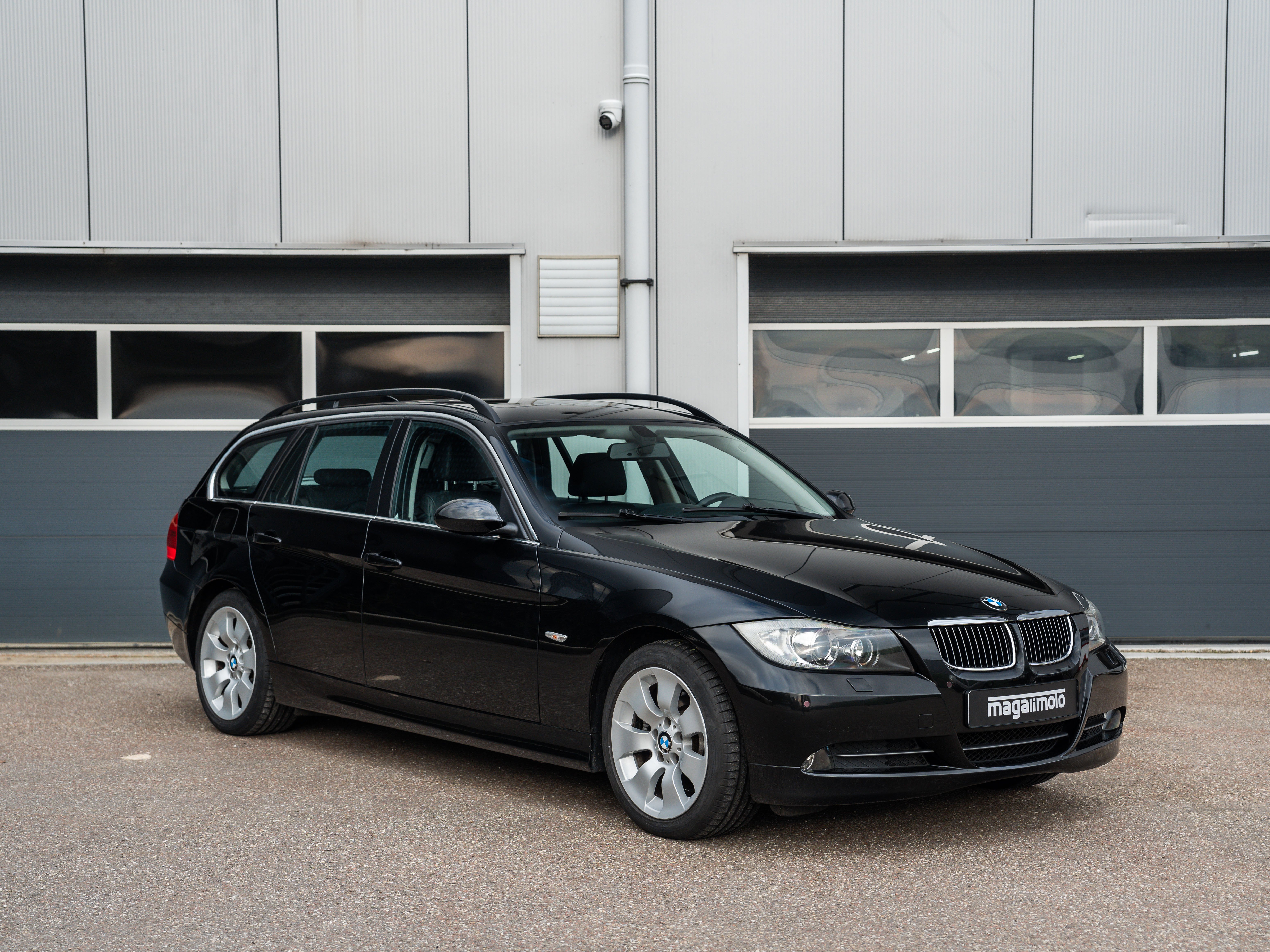 BMW 330i