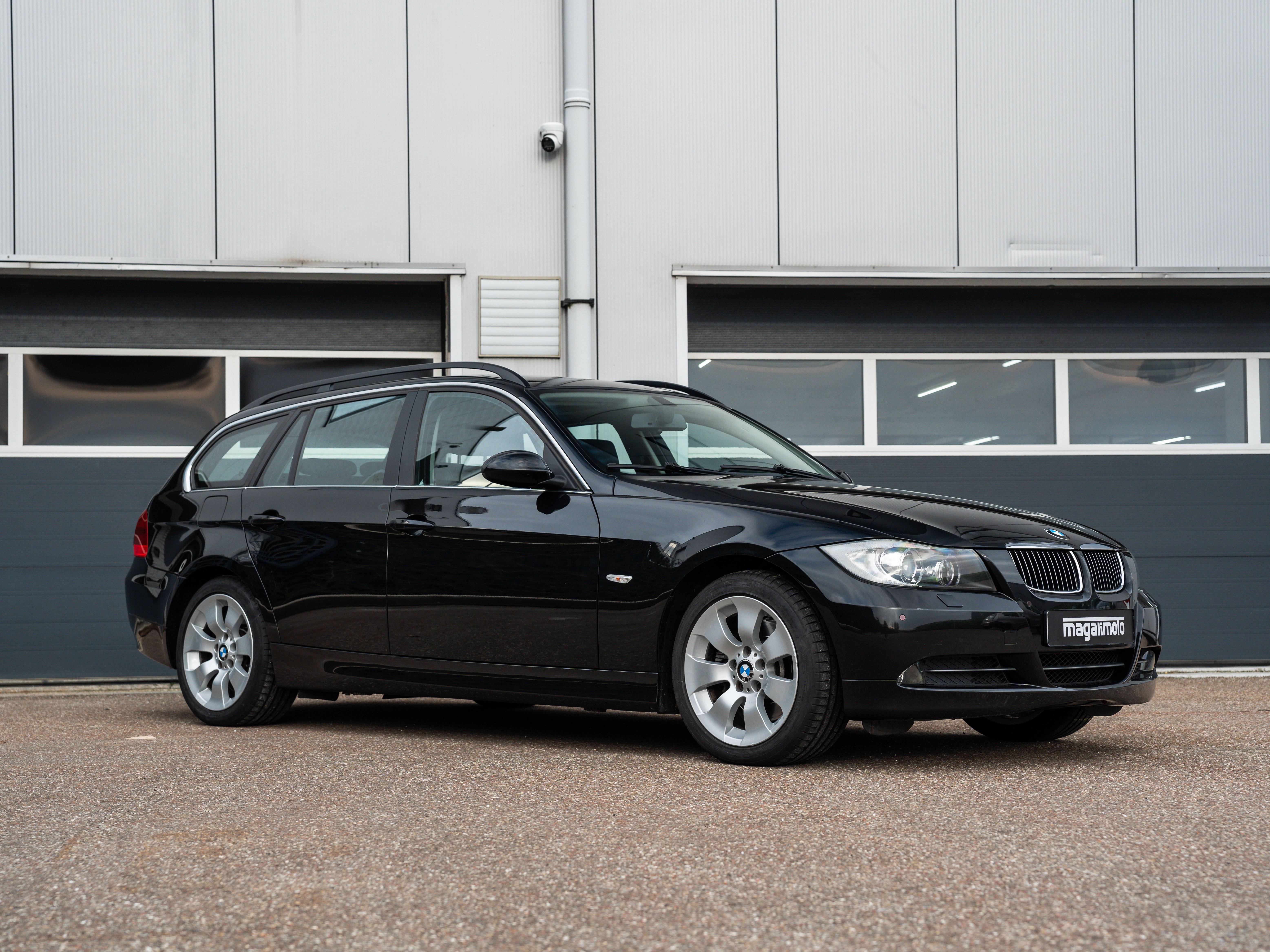 BMW 330i