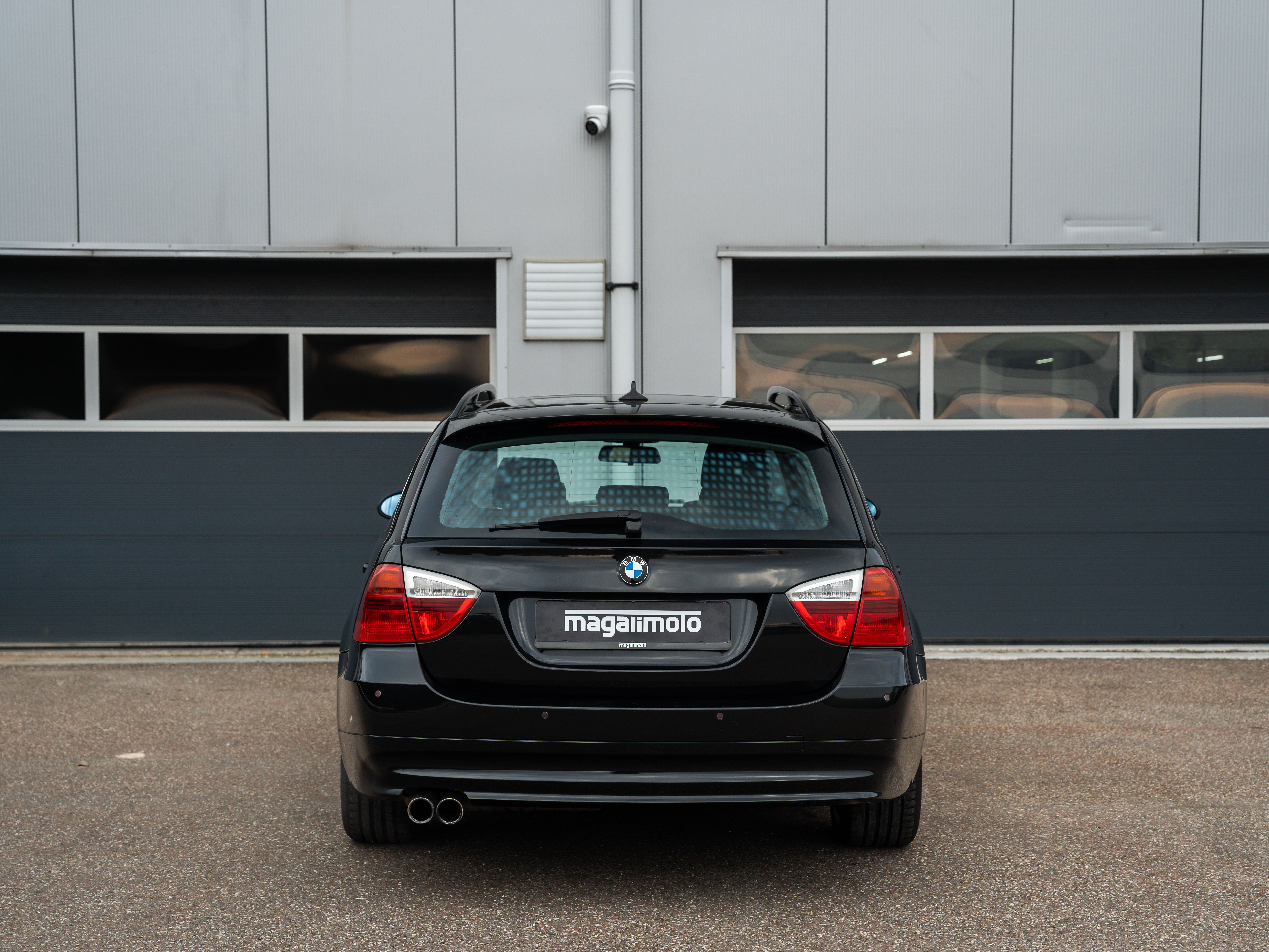 BMW 330i