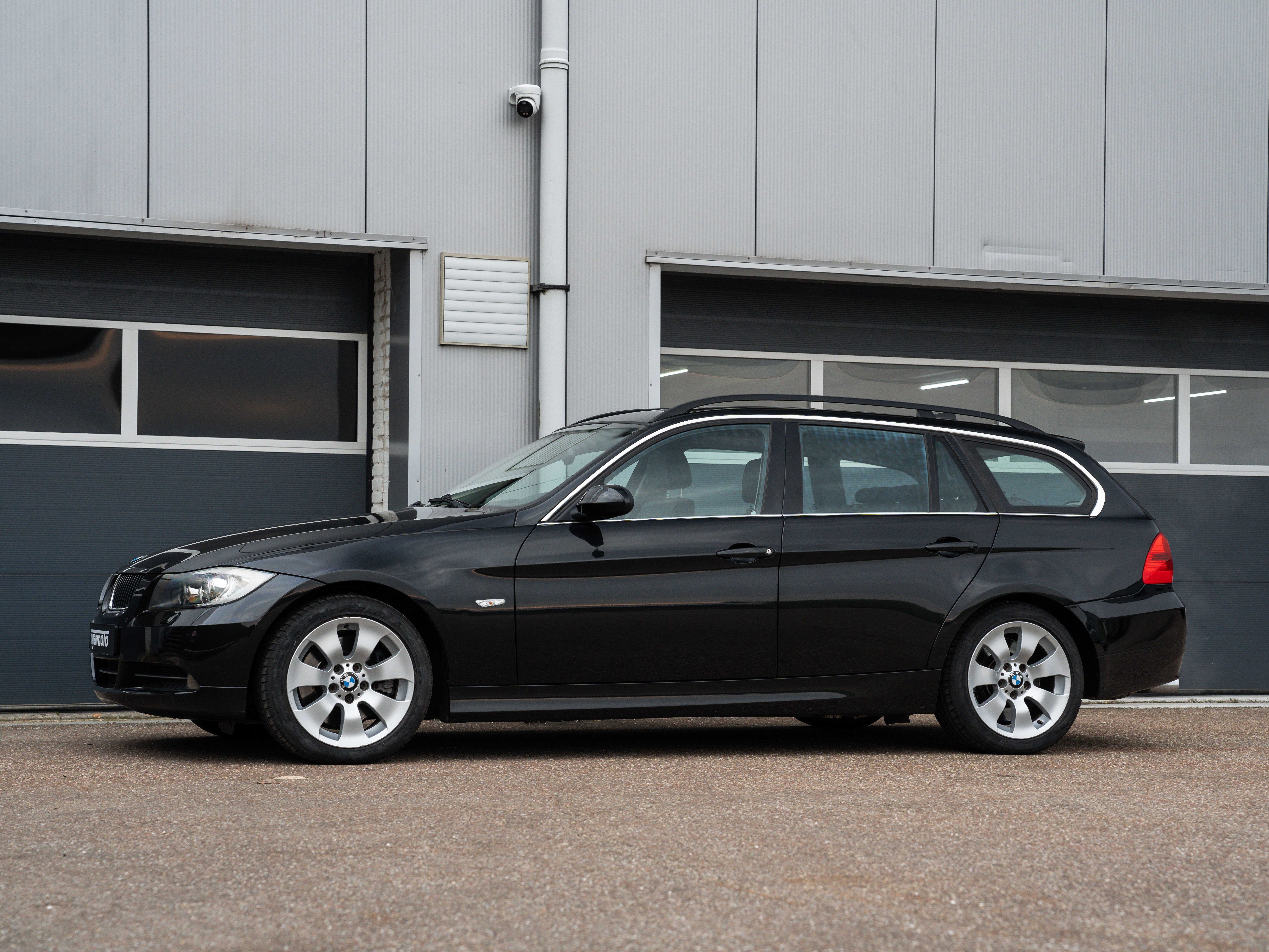 BMW 330i