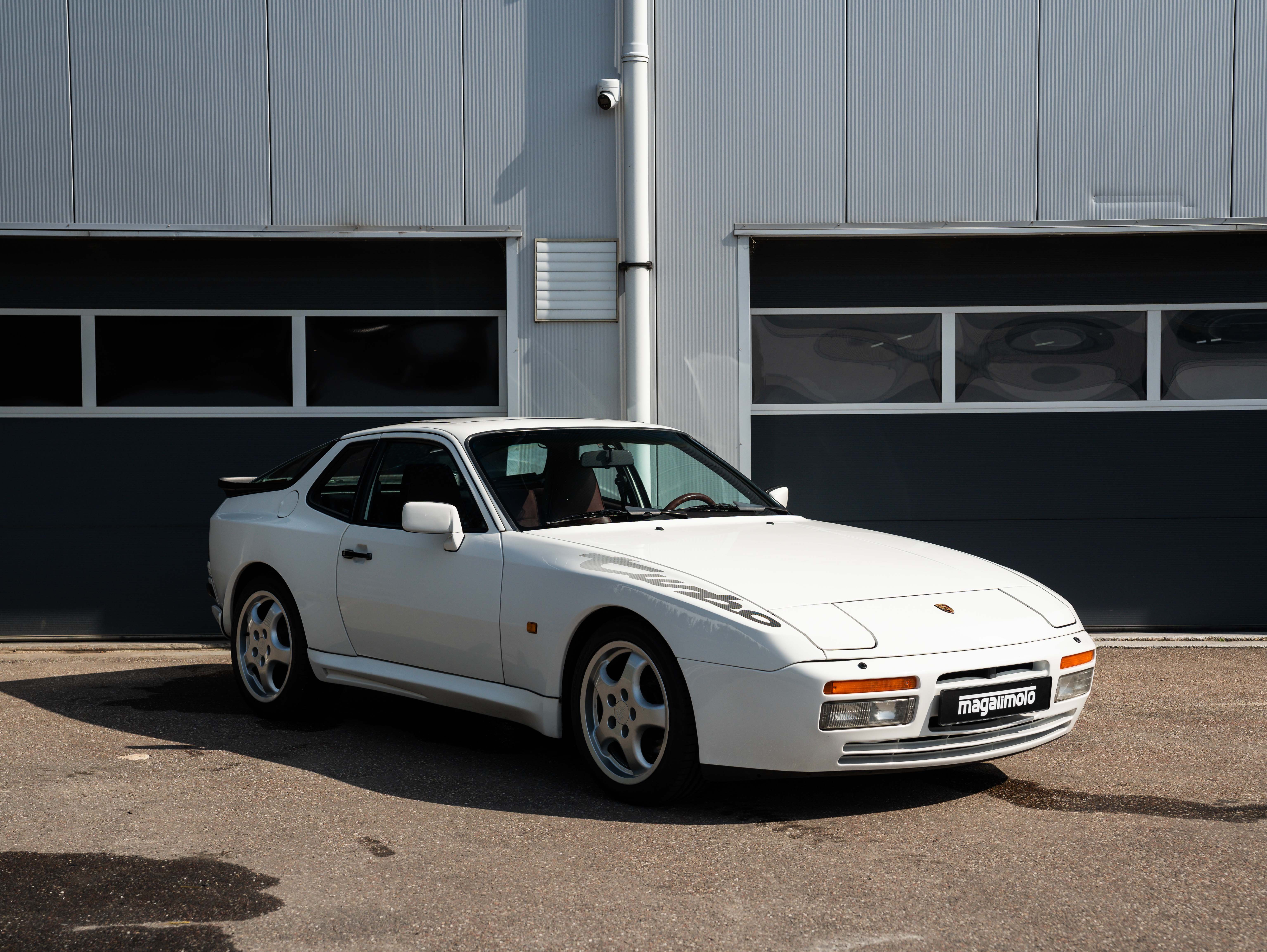 Porsche 944 Turbo - 1985