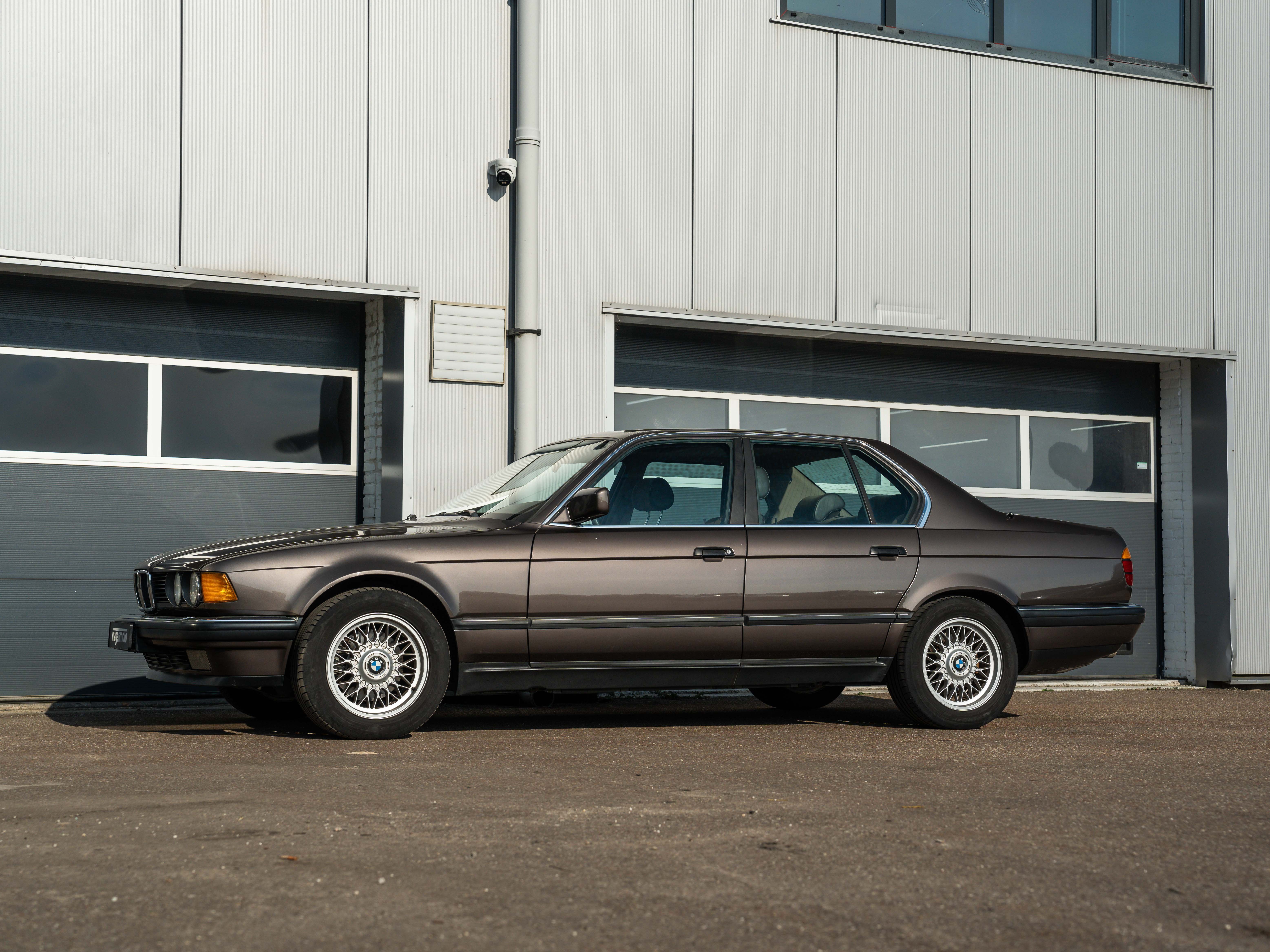 BMW E32 730i